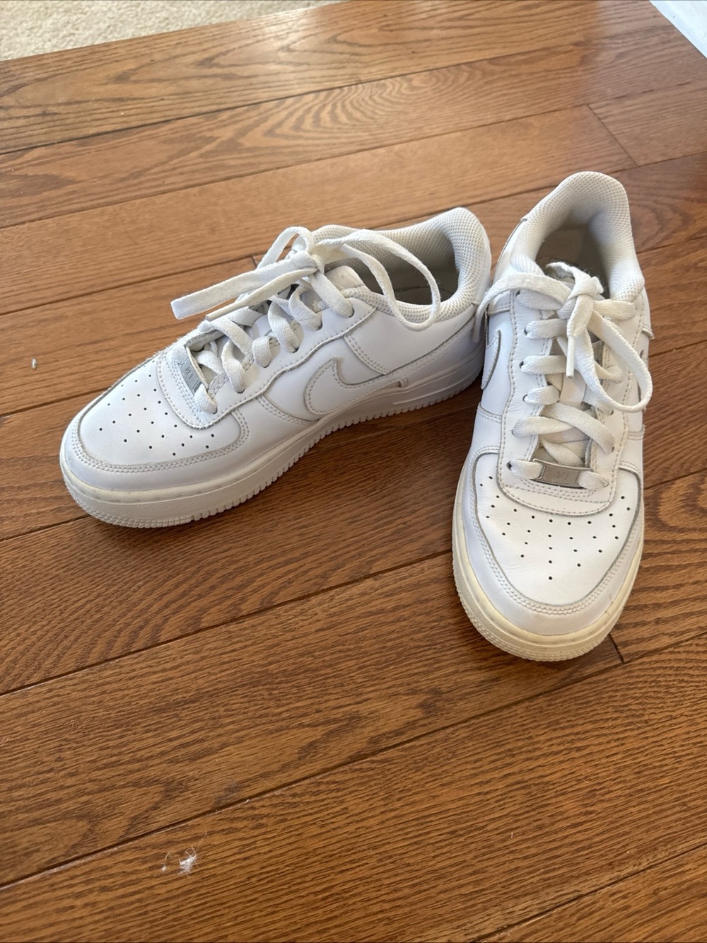 Nike Air Force 1 Low White GS Size 5Y Youth Women's 6.5 Triple White CW2288-111 - Picture 9 of 9